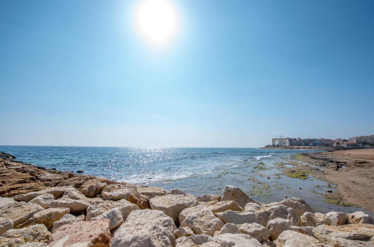 Amarillo Soleado Apartment Torrevieja Bagian luar foto