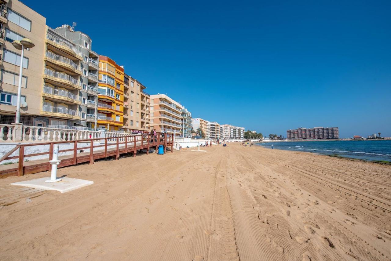 Amarillo Soleado Apartment Torrevieja Bagian luar foto